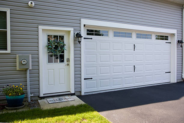 24/7 Emergency Garage Door Panel Replacement experts in Henderson County County, TX